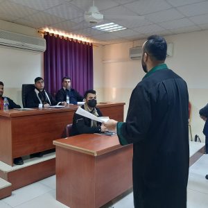 طلبة قسم القانون يشاركون في تمثيل محكمة افتراضية