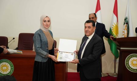 Awarding Certificate of Training to participants of Revit Course at Cihan University-Erbil