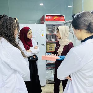 طلبة قسم العلوم الطبية الحيوية يزورون مختبر نوبل  في اربيل