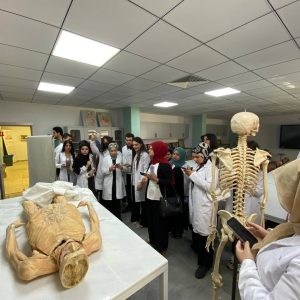 نظم قسم العلوم الطبية الحيوية رحلة علمية للطلاب مرحلة الأولى الى الجامعة هولير الطبية