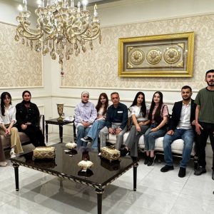 فێرخوازانى بەشی ئەندازیاری دیزاینی ناوخۆیی سەردانی کۆمپانیای دیزاینی مۆبیلیاتی گەلەرى شام دەکەن