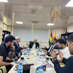 فێرخوازانى بەشى ڕاگەیاندن سەردانی ڕۆژنامەی خەبات و دەزگاى موکریانی بۆ میدیا دەکەن