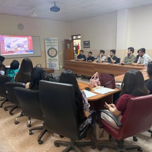 قسم إدارة الأعمال ينظم دورة تدريبية في مجال المحاسبة، بالتعاون مع ديوان الرقابة المالية