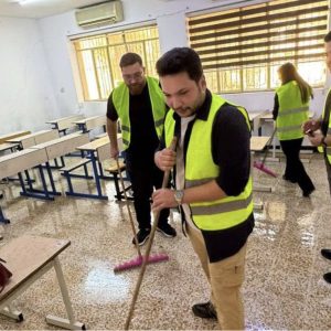 فێرخوازانی بەشى کارگێڕی کار بەشداری کارا لە هەڵمەتی پاککردنەوەی قوتابخانەکانی هەولێر دەکەن