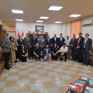پڕۆفیسۆر دکتۆر ئەمجەد سابر دەلۆ  سەرۆکى زانکۆى جیهان-هەولێر گرووپێکی دیکەی فێرخوازانى ڕەوانەى پۆڵەندا کرد