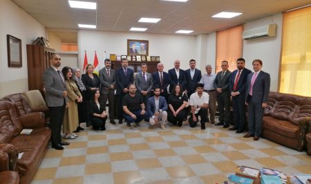 پڕۆفیسۆر دکتۆر ئەمجەد سابر دەلۆ  سەرۆکى زانکۆى جیهان-هەولێر گرووپێکی دیکەی فێرخوازانى ڕەوانەى پۆڵەندا کرد
