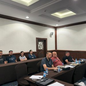 طلبة قسم العلاقات الدولية والدبلوماسية يشاركون في ورشة عمل متخصصة حول تطوير المؤسسات المالية باستخدام آليات الذكاء الاصطناعي