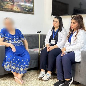 طلبة قسم العلوم الطبية الحيوية ينظمون فعالية خيرية في “دار الرجاء” لرعاية المسنين