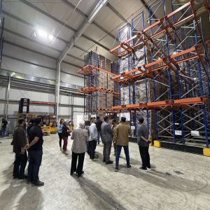 فێرخوازانی بەشی کارگێری کار سەردانی بەشی کۆگاکردن  لە کۆمپانیای اليسرة دەکەن