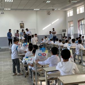طلبة قسم الترجمة في جامعة جيهان-أربيل يقودون مبادرة خيرية لدعم أطفال المدارس الحكومية في أربيل