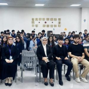 طلبة من قسم اللغة الإنجليزية يقدمون ندوة تفاعلية حول “استراتيجيات القراءة الإبداعية” في مدرسة بان الأهلية