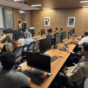 فێرخوازانى بەشی ئەندازیاری پرۆگرامسازى و ئينفۆرماتيك ئاشناى کاری سۆفتوێر و میکانیزمی پەرەپێدانی سیستم و ئەپلیکەیشنەکان دەکرێن