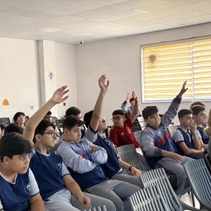 فێرخوازانی بەشی زمانی ئینگلیزی لە ڕێگەی یارییەوە قوتابیان ئاشناى باشترکردنی خوێندنەوەی وشەکان (Pronunciation)  دەکەن