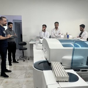 زيارة علمية لطلبة قسم الأحياء المجهرية الطبية إلى مختبر فلوريا الطبي