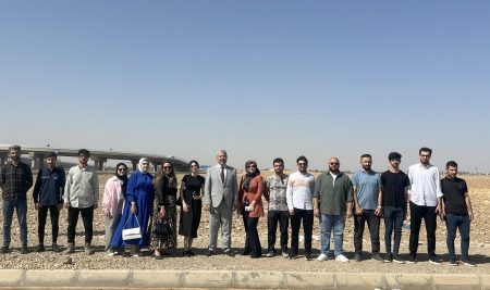 طلبة قسم الهندسة المعمارية يقومون بزيارة علمية لبيئة عمل مقترحة