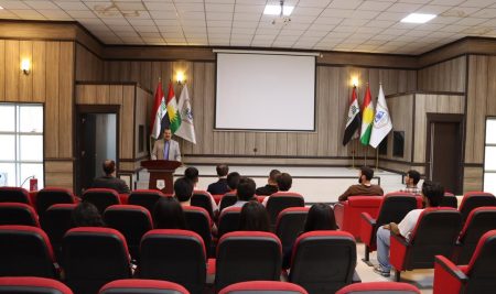 طلبة قسم المحاسبة يقومون  بزيارة علمية إلى ديوان الرقابة المالية