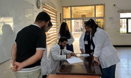 فێرخوازانى بەشی بایۆمیدیکال لە ڕۆژی جیهانی دەست شوشتندا هۆشیاری پاکوخاوێنی لە قوتابخانەی زاکا بۆ کچان بڵاودەکەنەوە