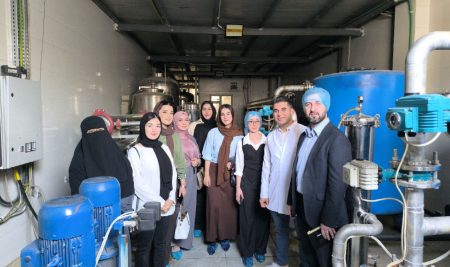 طلبة من قسم المحاسبة یزورون معمل ماء ميرا في اربيل