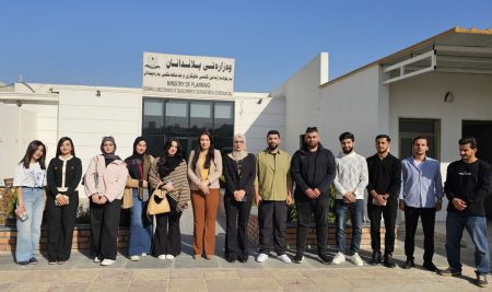 طلبة قسم إدارة الأعمال يستكشفون آليات التخطيط والتنمية خلال زيارتهم  لوزارة التخطيط في أربيل
