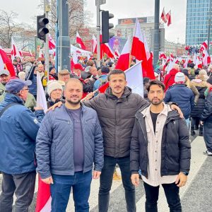 طلاب من جامعة جيهان-أربيل يشاركون في احتفالات عيد الاستقلال البولندي في وارشو