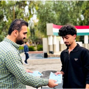 طلبة من قسم اللغة الإنجليزية في يجرون نشاطاً توعوياً عن آثار إدمان المراهقين على التبغ