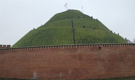Cihan University-Erbil Students Visit Kościuszko Mound National Monument in Krakow, Poland