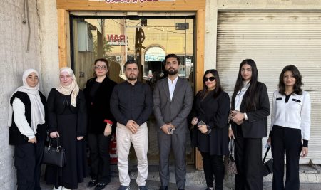 طلبة من قسم الترجمة في زيارة لمكتب لندن للترجمة لاكتساب رؤى واقعية