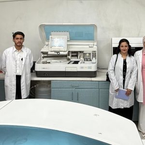 فێرخوازانی بەشی مایکرۆبایۆلۆجی پزیشکی سەردانێکى زانستییان بۆ یەکێک لە تاقیگەکان ئەنجامدا