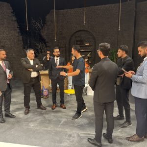 فێرخوازانی بەشی ڕاگەیاندن تەلەڤزیۆنی وار لە دهۆك بەسەردەكەنەوە