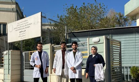 فێرخوازانی بەشی شیکارییە کیمیایی پزیشکی پشکنینی تەندروستی و هۆشیاری لە خانەی بەساڵاچووان پێشکەش دەکەن