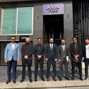 فێرخوازانی بەشی ڕاگەیاندن نووسینگەی ئاڤامیدیا لە دهۆك بەسەردەكەنەوە