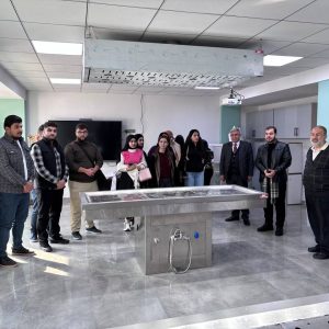 فێرخوازانی بەشی بایۆمیدیکال سەردانێکی زانستی بۆ تاقیگەی توێکاری (Anatomy) لە زانکۆی پزیشکیی هەولێر ئەنجام دەدەن