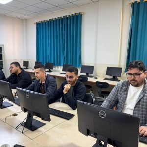 طالب من قسم هندسة البرمجيات و المعلوماتية يحصل على مرتبة متقدمة في مسابقة هواوي العالمية