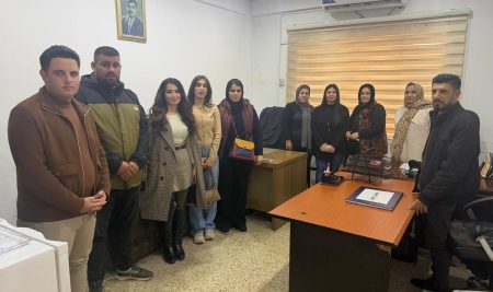 طلبة من قسمي الإدارة العامة وإدارة الأعمال يزورون مديرية العمل في أربيل