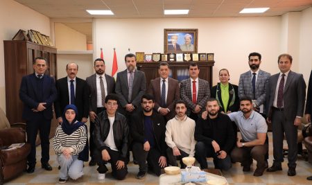 البروفيسور الدكتور أمجد صابر الدلوي رئيس جامعة جيهان- أربيل يستقبل الطلبة الموفدين إلى بولندا لإكمال فصل دراسي