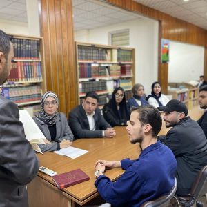 طلبة من قسم إدارة الأعمال يقومون بزيارة علمية إلى برلمان كوردستان