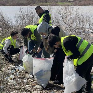 فێرخوازانى بەشی کارگێڕی کار هەڵمەتێکی فراوانی پاککردنەوەی ژینگە بەڕێوەدەبەن