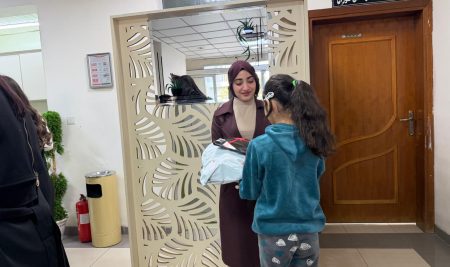 فێرخوازانی کۆلێژی دەرمانسازی هەڵمەتێکی مرۆییان بۆ دابینکردنی جلوبەرگ بۆ خانەی بێسەرپەرشتان ئەنجام دا