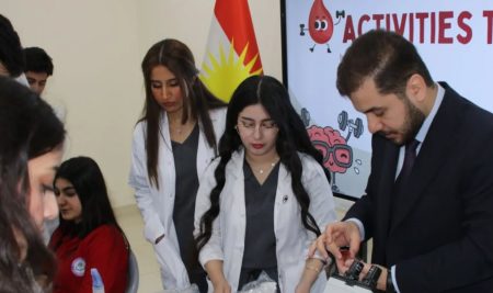 فێرخوازانی بەشی تەکنیکی دروستکردنی ددان هەڵمەتێکی هۆشیاری و پشکنینی تەندروستی لە ئامادەیی هێوری کچان ئەنجام دەدەن