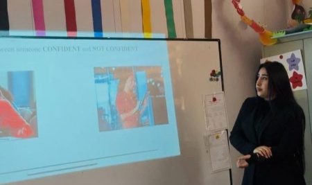 طلبة قسم التربية العامة ينظمون نشاطاً تعليميا حول تنمية المهارات الحياتية في مدرسة بالا الاهلية