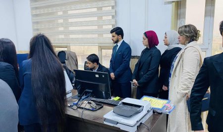 طلبة من قسم القانون في زيارة علمية إلى دائرة كاتب عدل أربيل الأولى