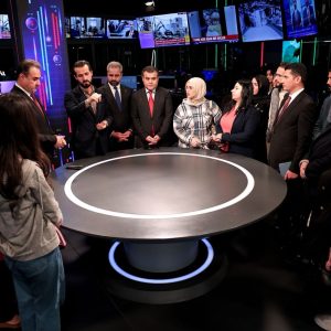 فێرخوازانی بەشی ڕاگەیاندن بەدواداچوون بۆ قۆناغەکانی بەرهەمهێنانی هەواڵ لە “ئاڤا میدیا” دەکەن