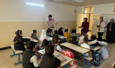 فێرخوازانی بەشى شیکاری کیمیایی پزیشکی هاوکاریی زستانە دەگەیەننە منداڵانی قوتابخانەی کەورەبەنی بنەڕەتی