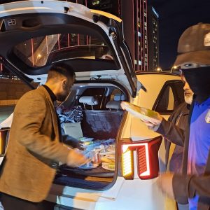 قسمي الإدارة العامة وإدارة الأعمال ينفذان حملة توزيع وجبات السحور في أربيل