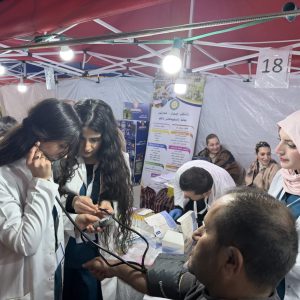 فێرخوازانی بەشى مایکرۆبایۆلۆجى پزیشکى پشکنینی خوێنی بێبەرامبەر بۆ هاوڵاتیان ئەنجام دەدەن