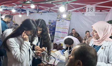 فێرخوازانی بەشى مایکرۆبایۆلۆجى پزیشکى پشکنینی خوێنی بێبەرامبەر بۆ هاوڵاتیان ئەنجام دەدەن