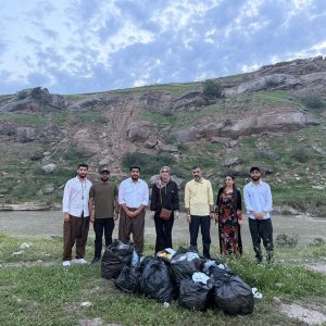 فێرخوازانى بەشی کارگێڕی کار هەڵمەتێکی فراوانی پاککردنەوەی ژینگەيان بەڕێوەبرد