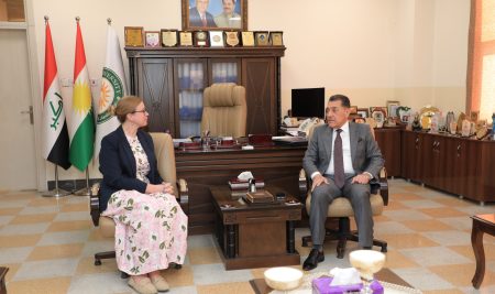 خريج من جامعة جيهان-أربيل يُمنح وسام عضو الإمبراطورية البريطانية (MBE) من جلالة ملك المملكة المتحدة