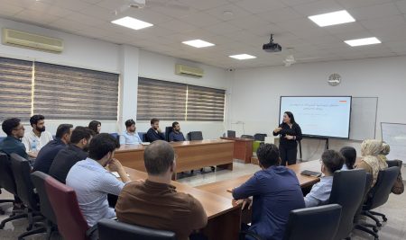 قسم الإعلام ينظم سيميناراً علمياً حول استراتيجية العلاقات العامة وإدارة الصورة المؤسسية