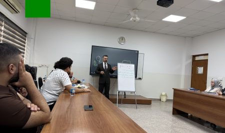 هيوا جمال يستعرض أساليب التقديم الحديث للطلبة في قسم الإعلام